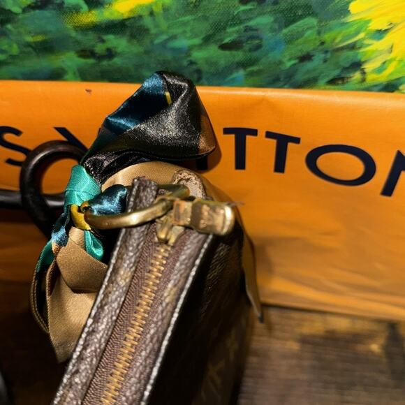 Louis Vuitton Monogram Pouch D-Ring - Picture 7 of 9